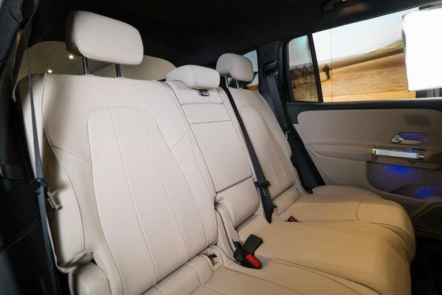 Used 2026 Black Mercedes-Benz GLB 250 image 31