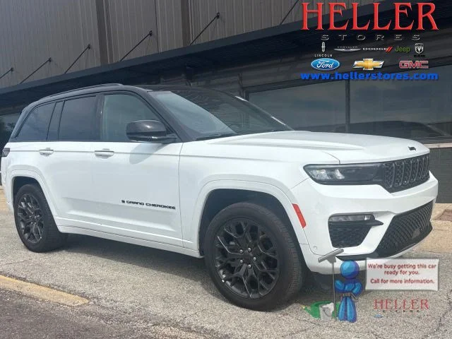 Used 2025 Bright White Clearcoat Jeep Summit image 1