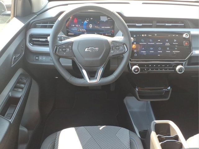 New 2027 Summit White Chevrolet LT image 4