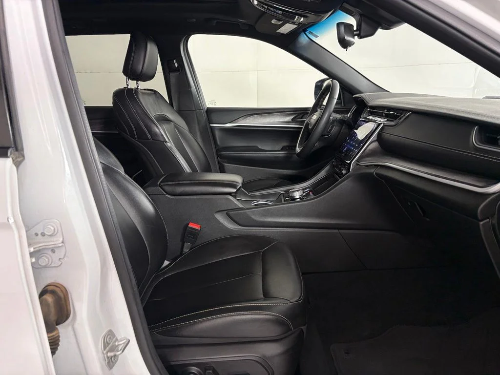 Used 2024 White Jeep 4xe image 50