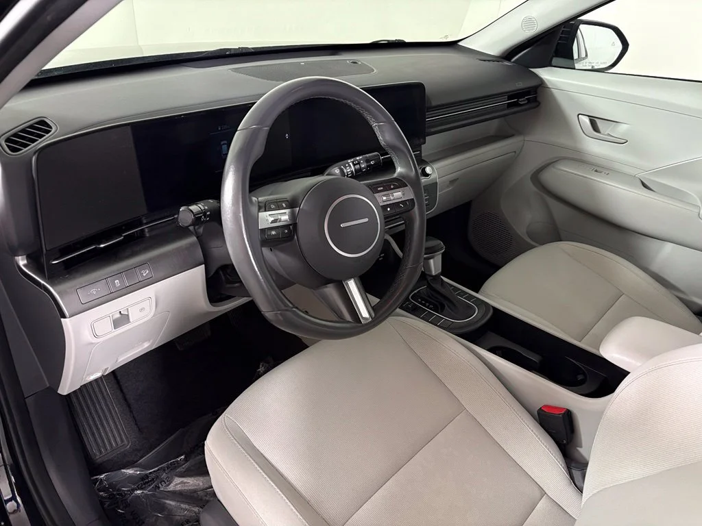 Used 2024 Black Hyundai SEL image 17