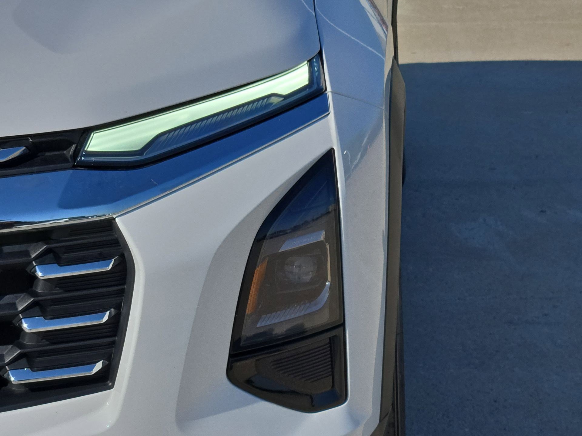 Used 2026 Summit White Chevrolet FWD LT image 10