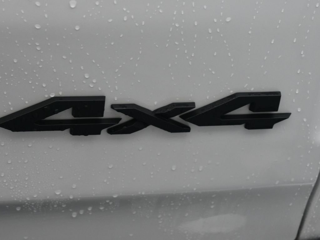 New 2026 Ivory White Tri-Coat Pearl-Coat Exterior Paint RAM Laramie image 27