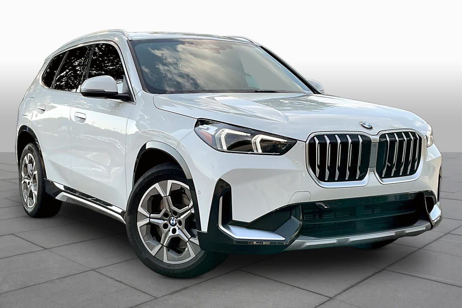 Used 2025 Alpine White BMW xDrive28i image 4