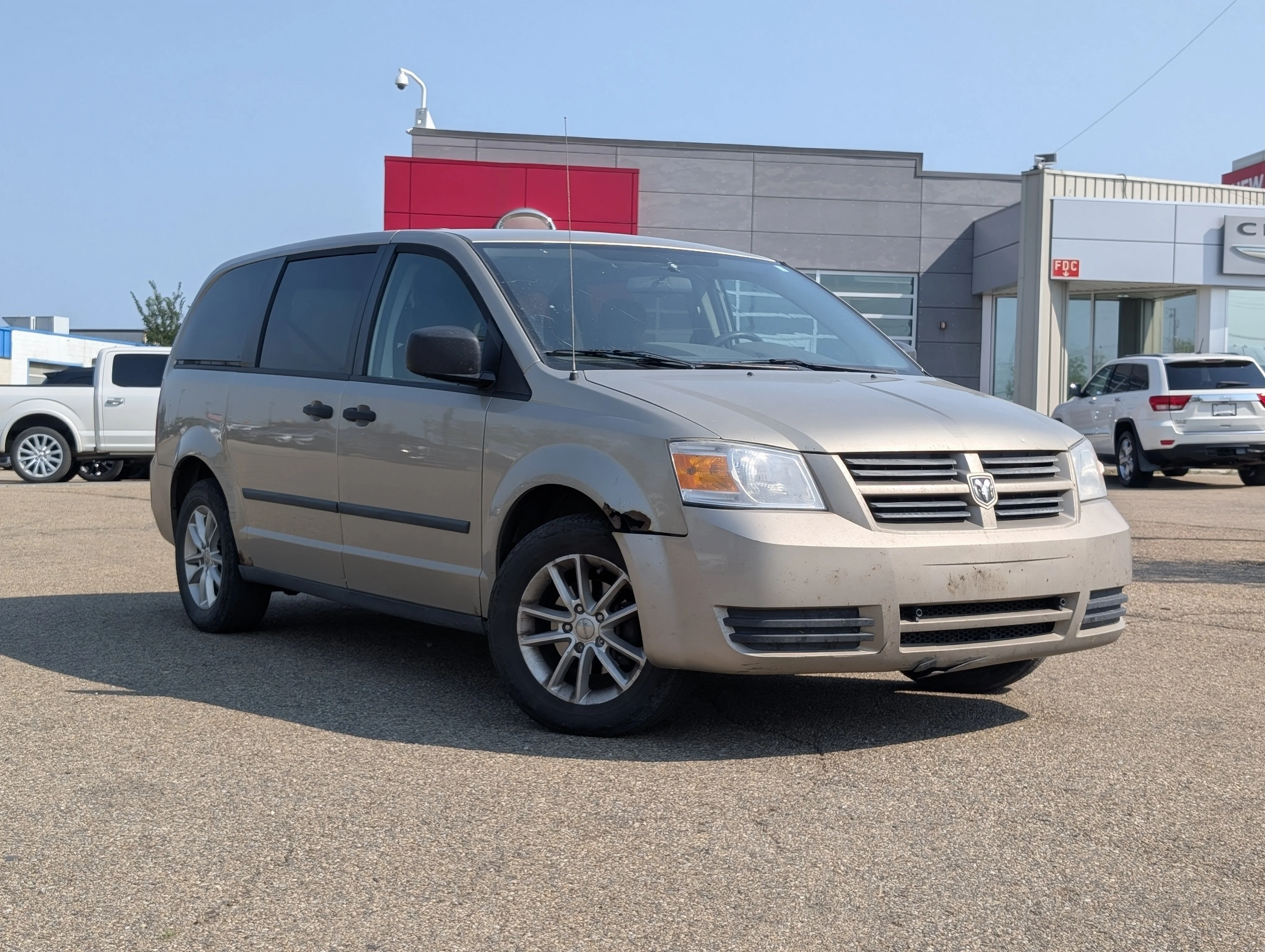 Used 2008 Light Sandstone Metallic Dodge SE image 2