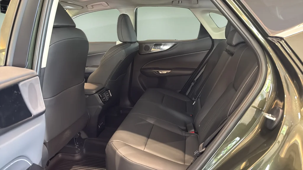 2026 Lexus NX 350 - Photo 14