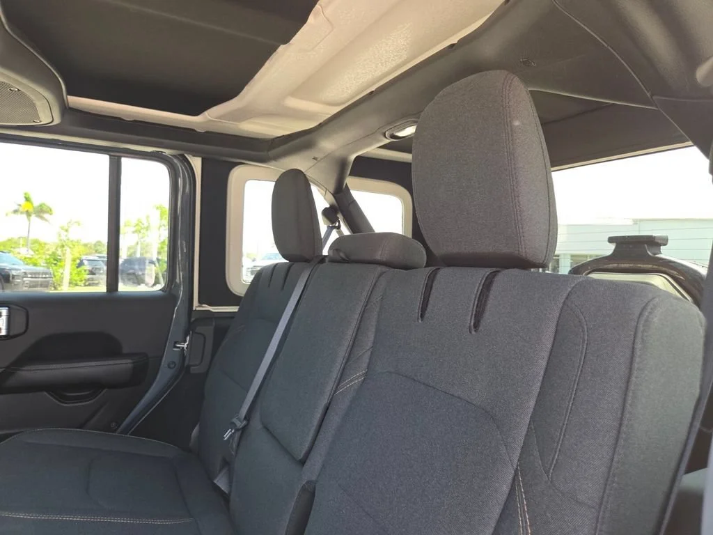 Used 2024 Anvil Clear Coat Jeep Sahara image 22