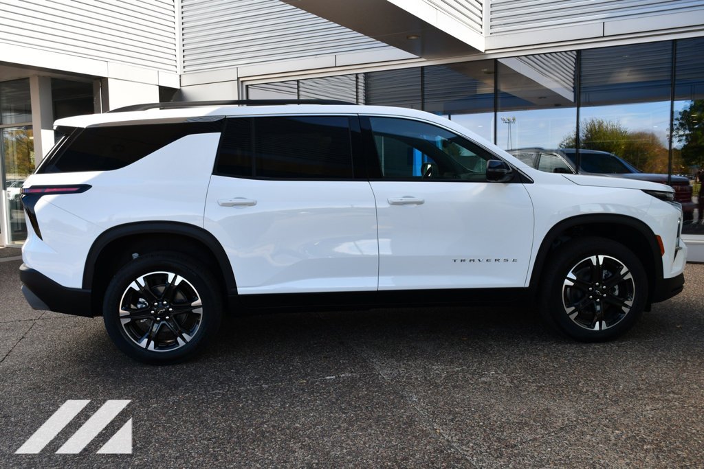 2027 Chevrolet Traverse LT - Photo 9