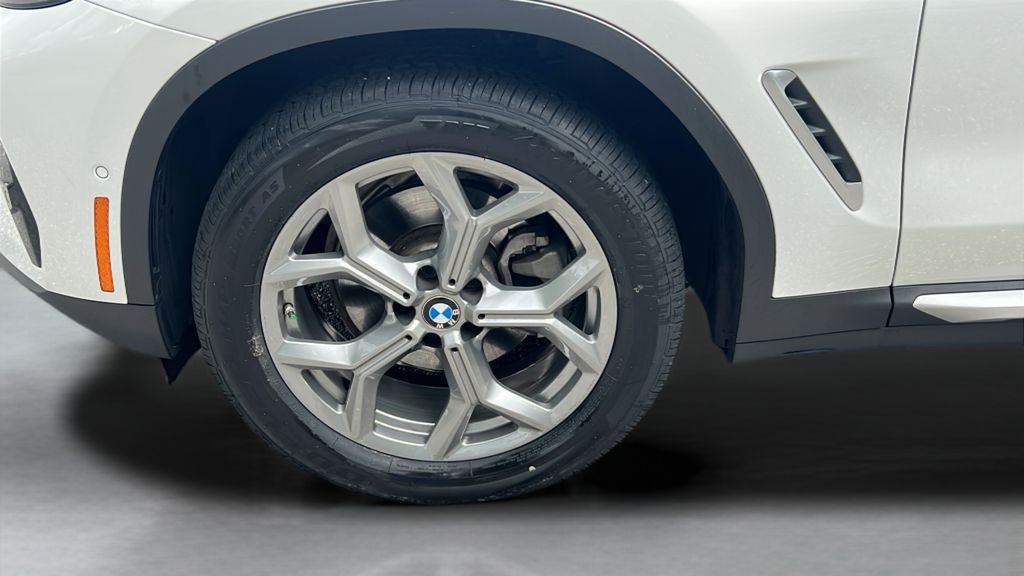 Used 2024 White BMW xDrive30i image 28