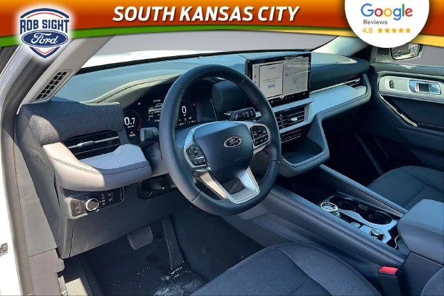 New 2026 Space White Metallic Ford Active image 7