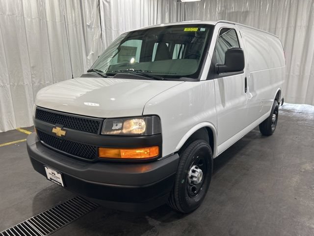 2026 Chevrolet Express Cargo Work Van - Photo 23