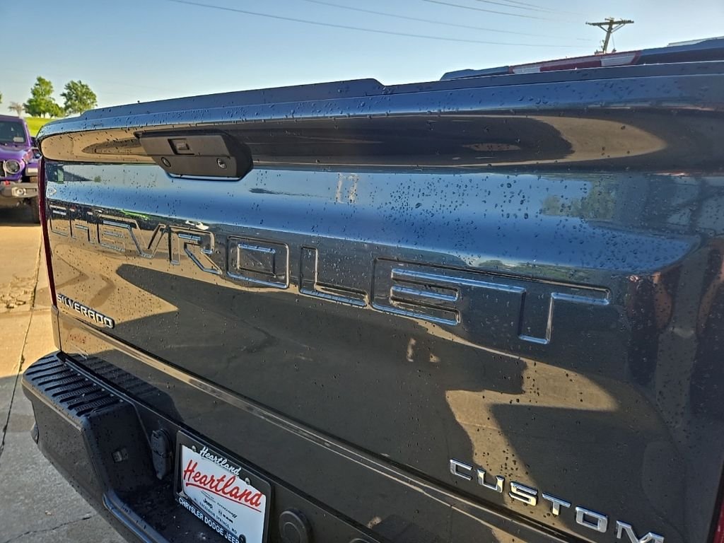 Used 2021 Gray Chevrolet Custom image 23