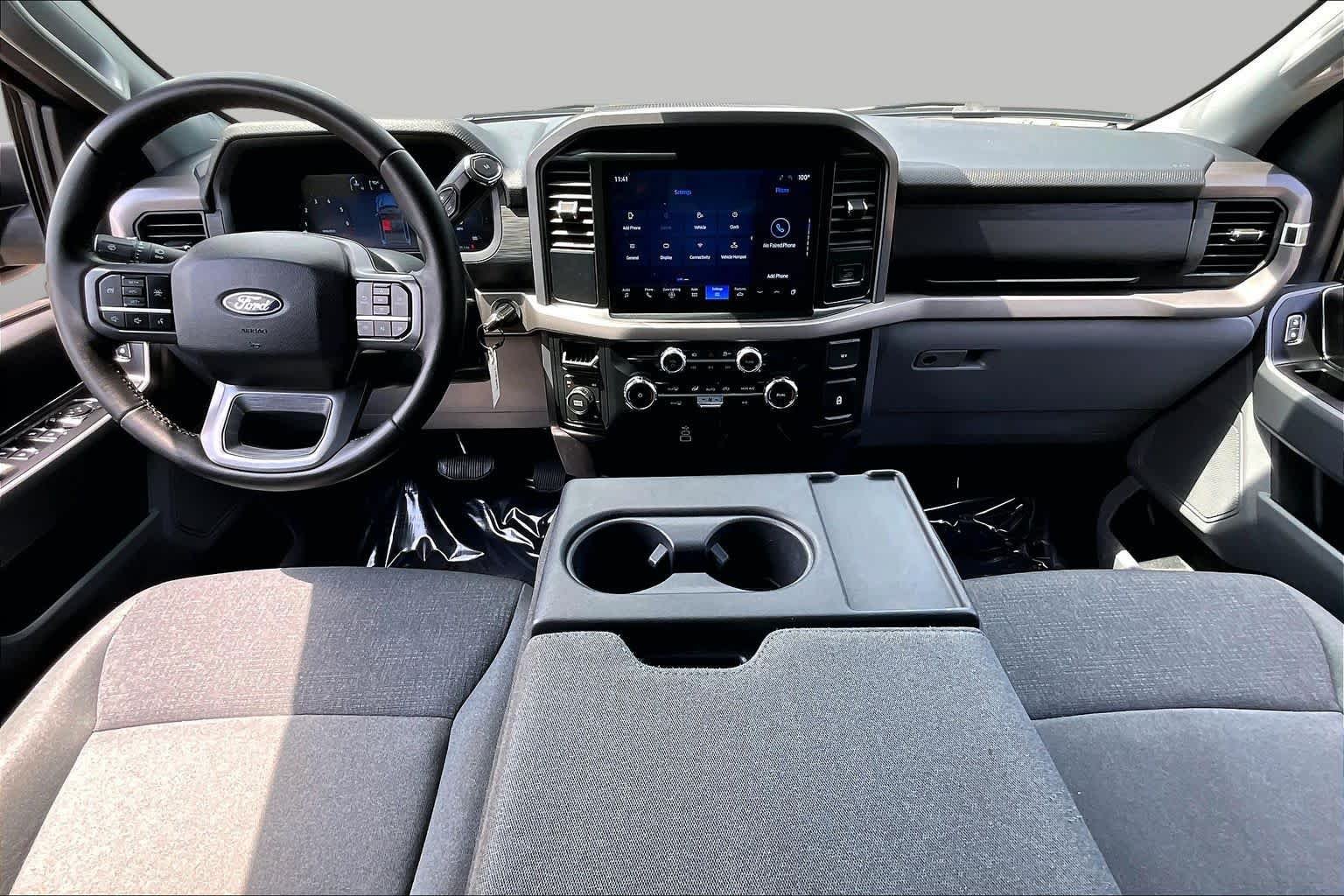 Used 2025 Agate Black Metallic Ford XLT image 15