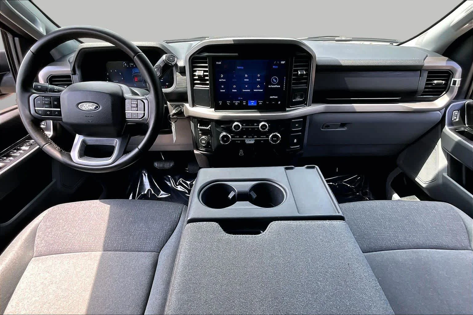 Used 2025 Agate Black Metallic Ford XLT image 15