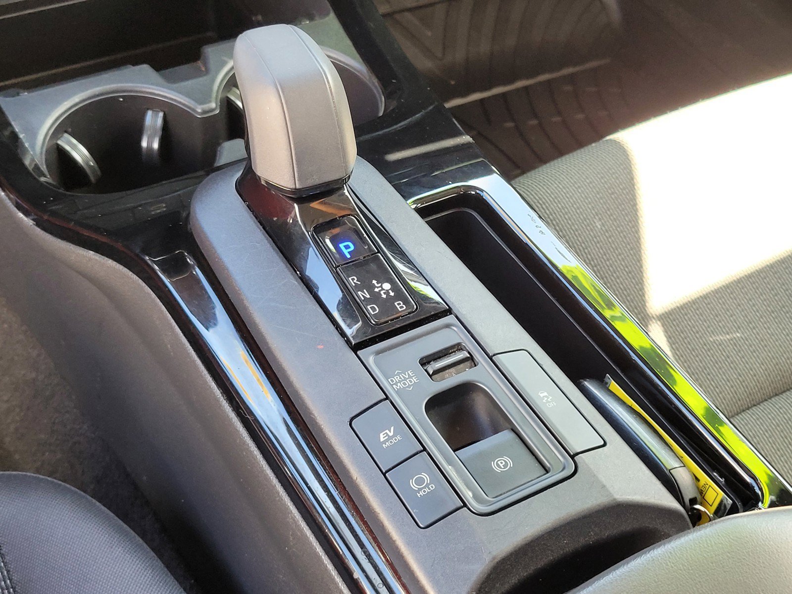 Used 2023 White Toyota  image 23
