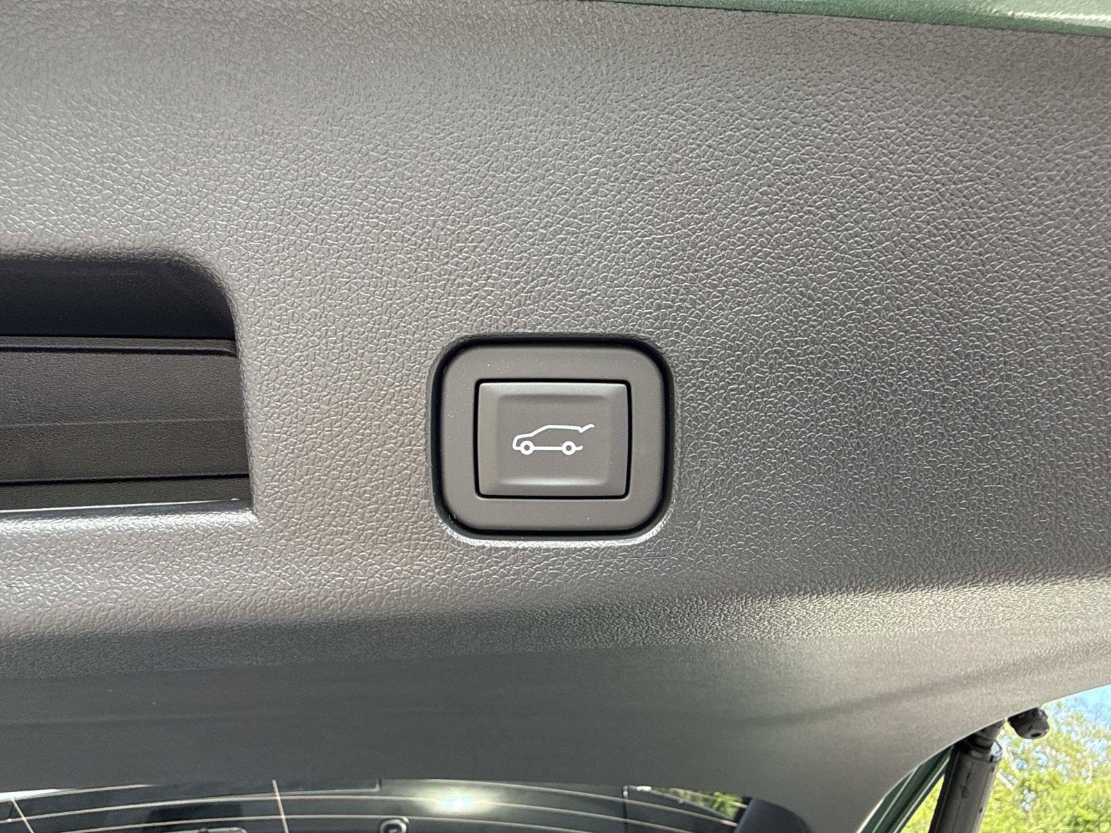 2027 Chevrolet Traverse LT - Photo 33
