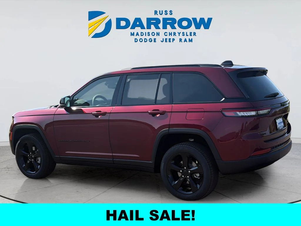 New 2025 Velvet Red Pearl-Coat Exterior Paint Jeep Limited image 3