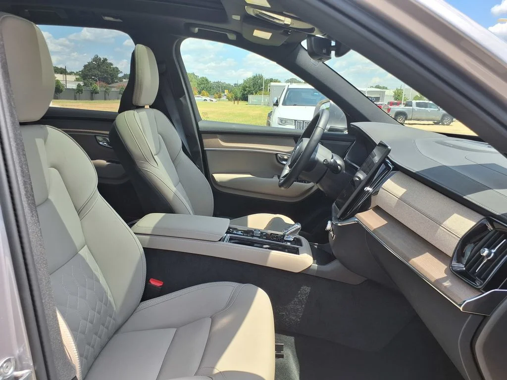 2026 Volvo XC90 Plus - Photo 22
