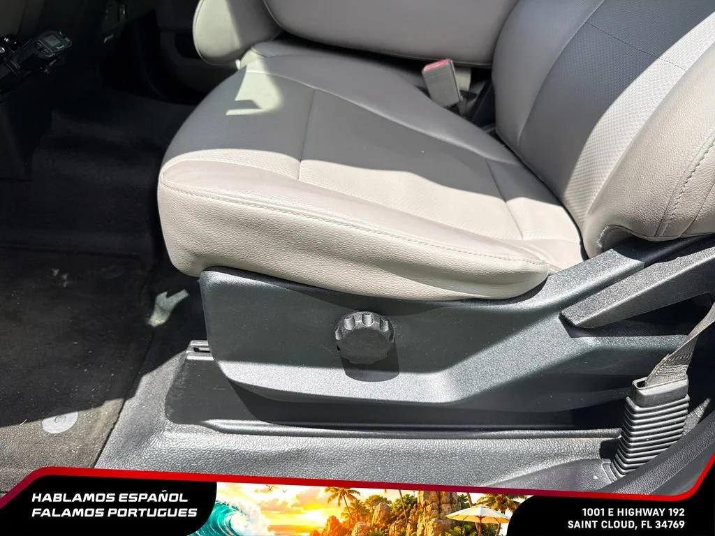 Used 2018 White Ford XL image 15