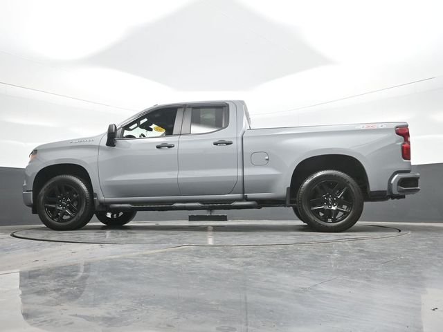 Used 2025 Gray Chevrolet Custom image 20