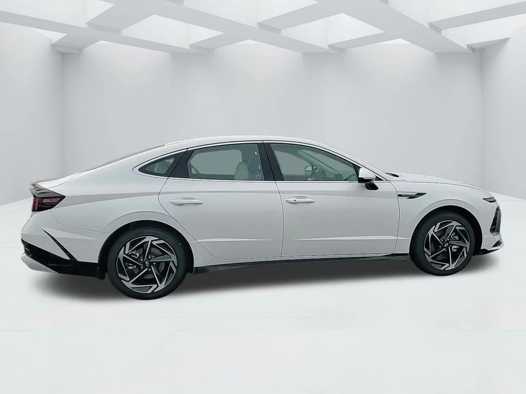 New 2026 White Hyundai SEL Sport image 4