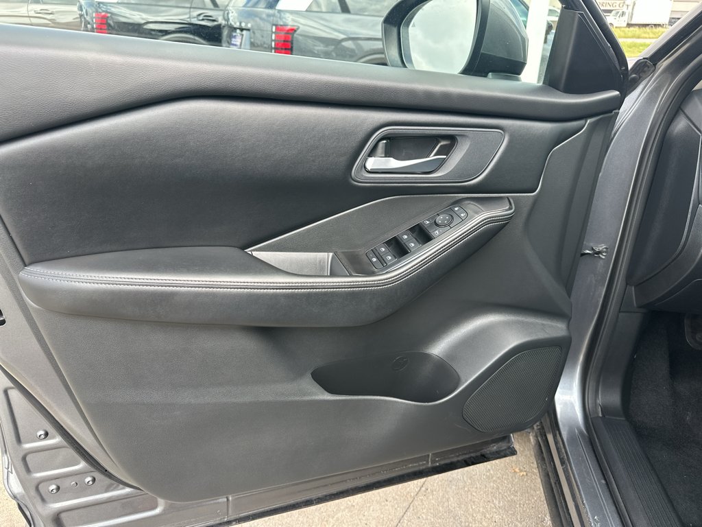 Used 2025 Gun Metallic Nissan SV image 15