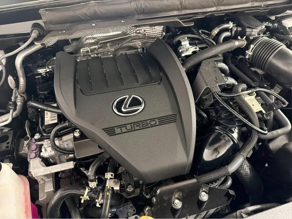 Used 2023 White Lexus 500h F SPORT Performance image 11