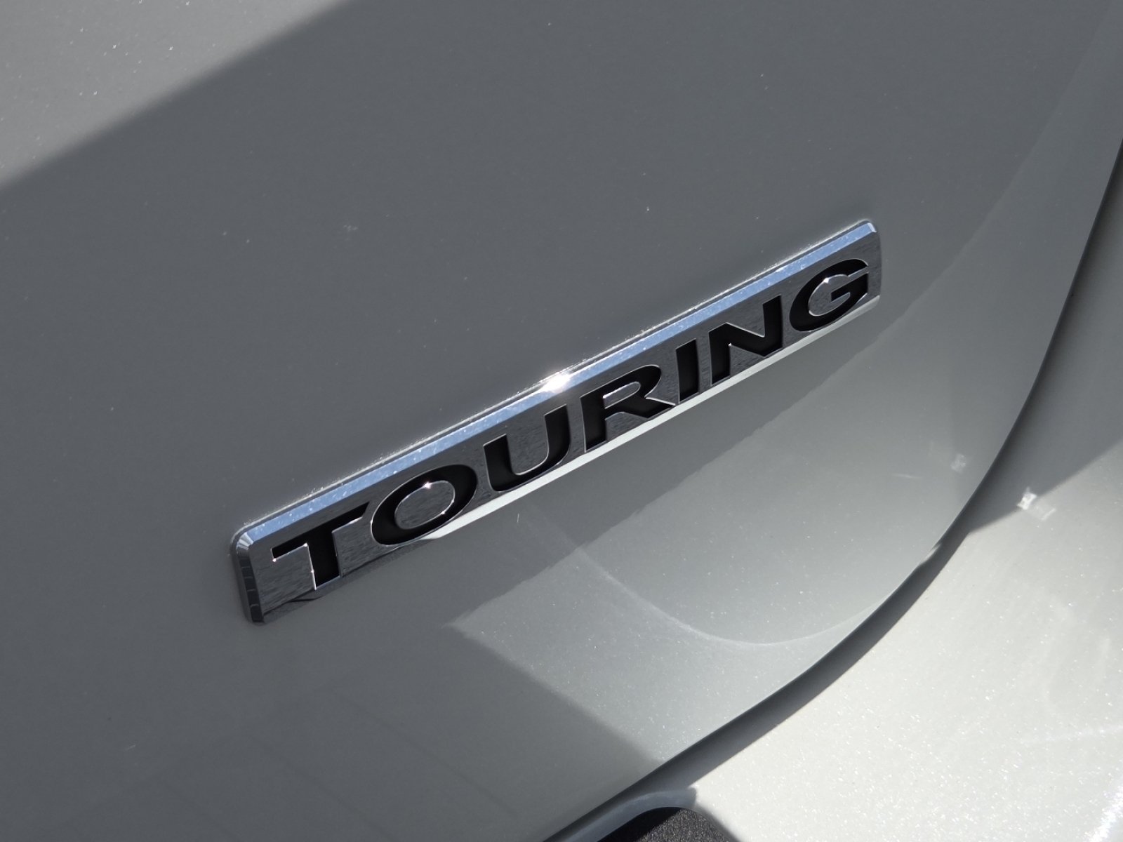 New 2026 Platinum White Pearl Honda Touring image 17