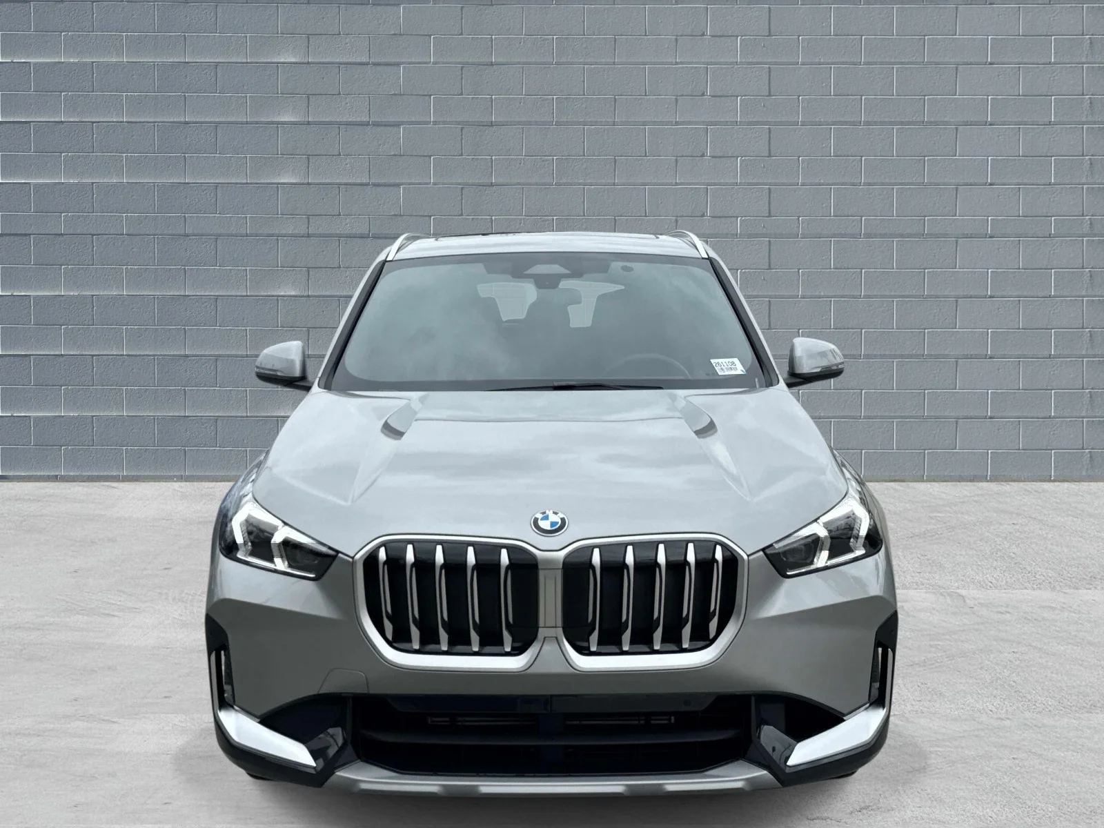 New 2026 Space Silver Metallic BMW xDrive28i Sports Activity Vehicle image 2