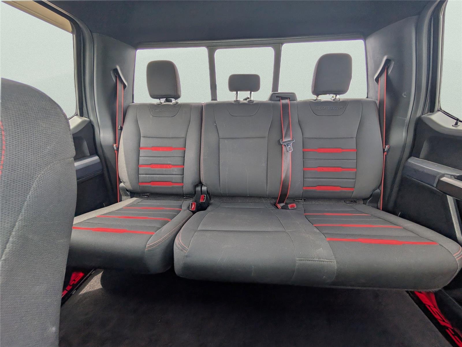 Used 2016 Magnetic Metallic Ford XLT image 17