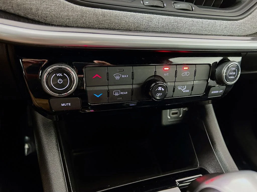 Used 2024 Red Jeep Latitude image 15
