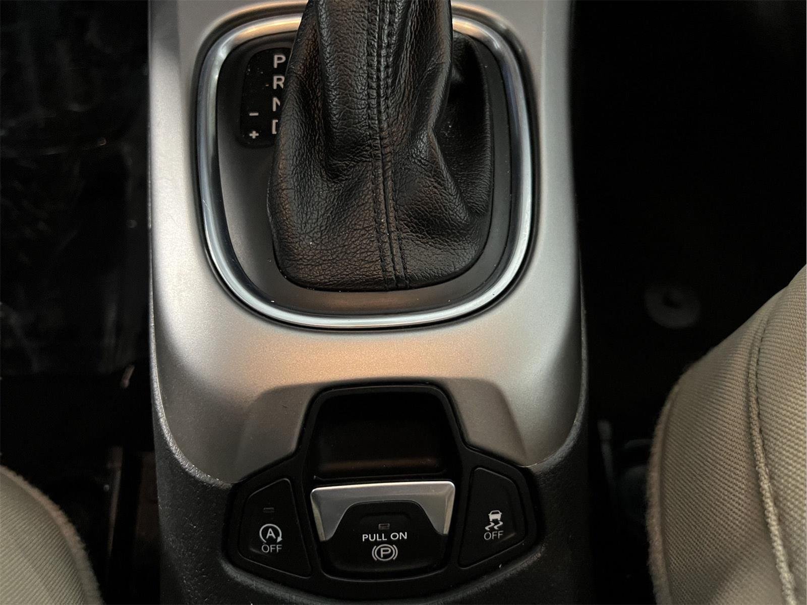Used 2018 White Clearcoat Jeep Sport image 26