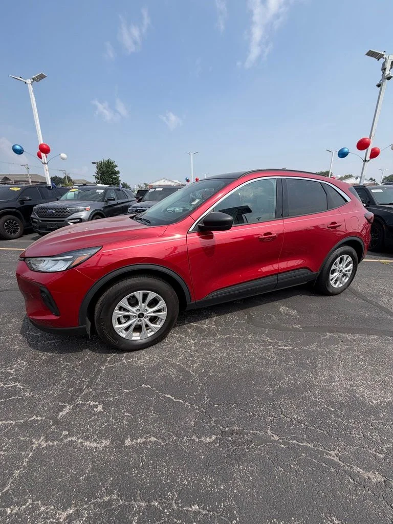 Used 2023 Red Metallic Ford Active image 4