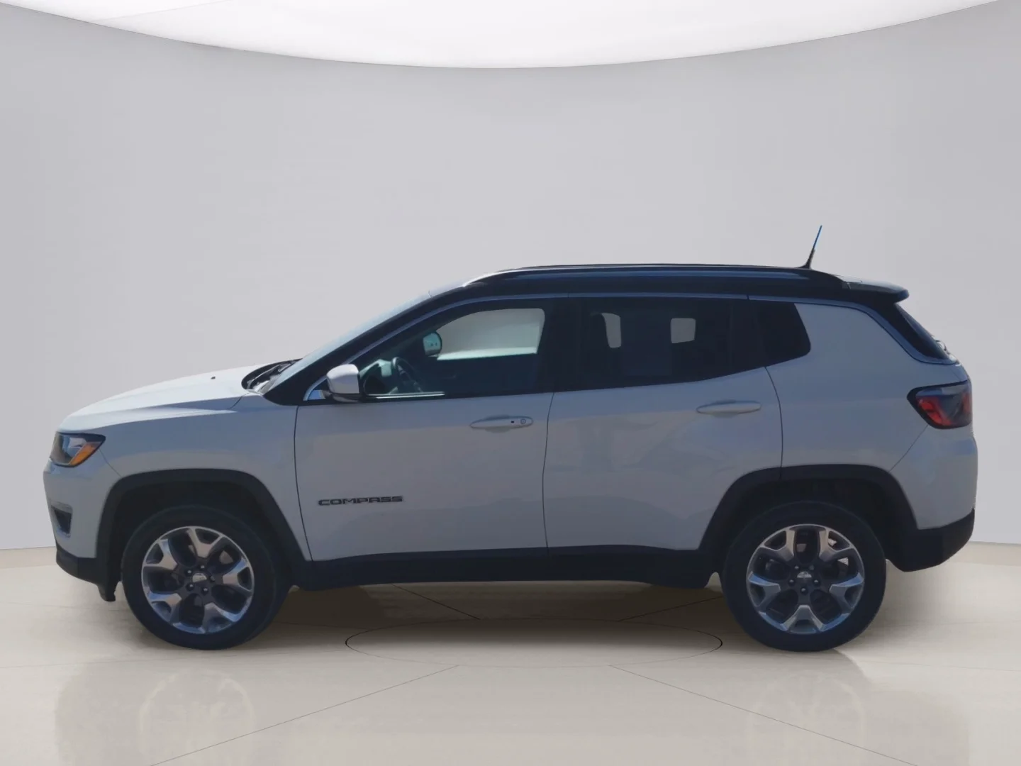Used 2018 White Jeep LIMITED image 2