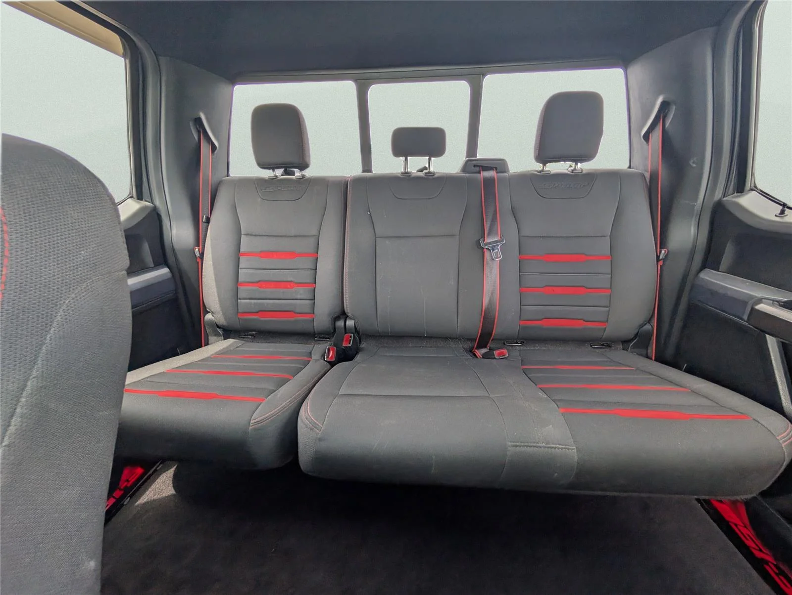 Used 2016 Magnetic Metallic Ford XLT image 17