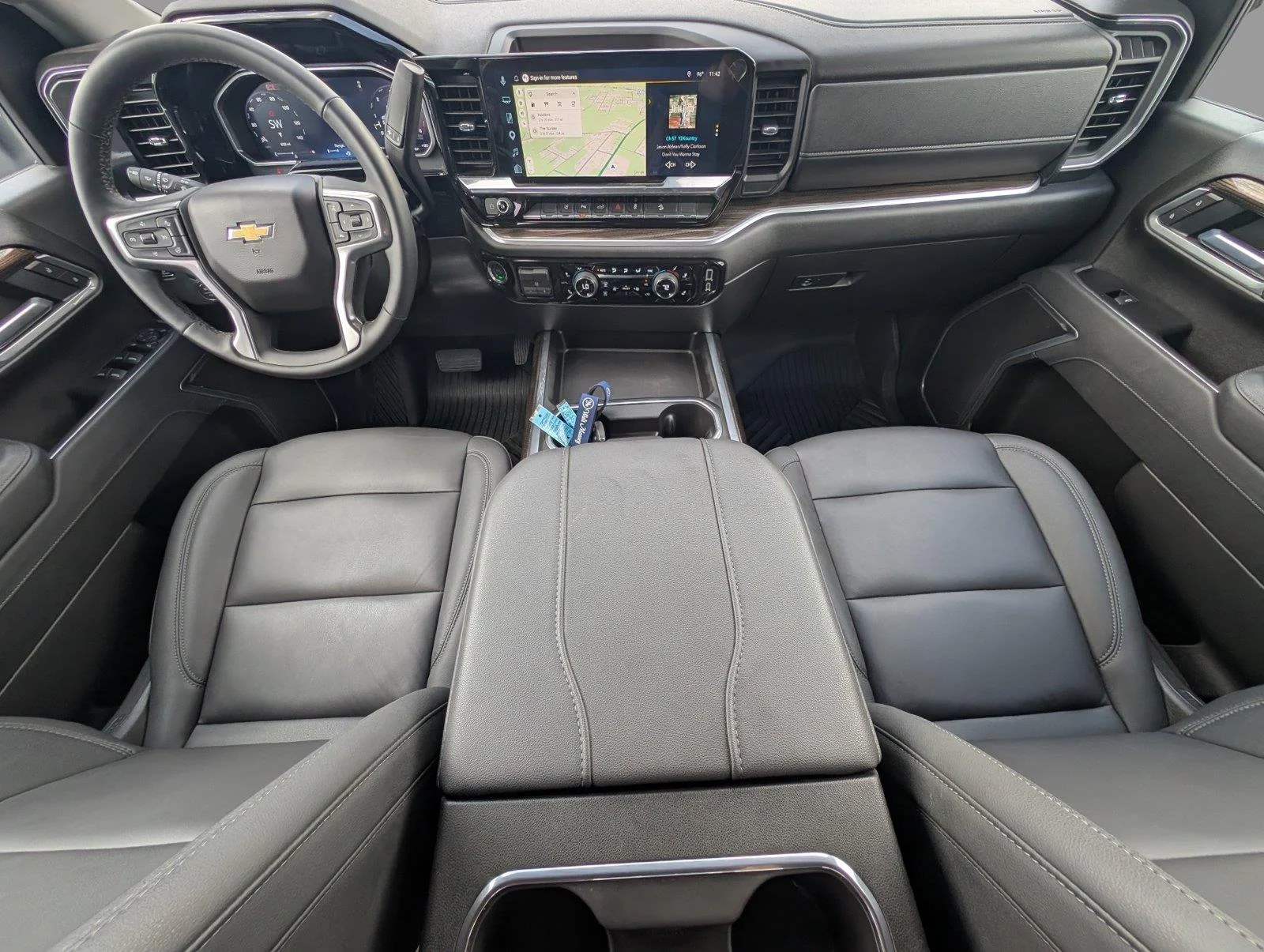 Used 2026 Summit White Chevrolet LT image 33