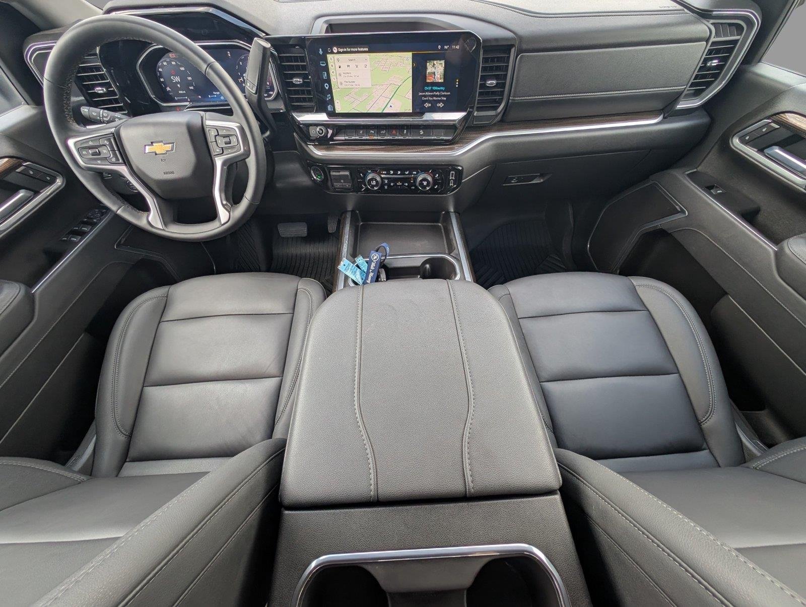 Used 2026 Summit White Chevrolet LT image 33