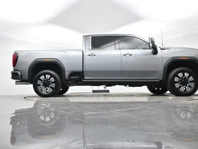 Used 2025 Sterling Metallic GMC Denali image 29