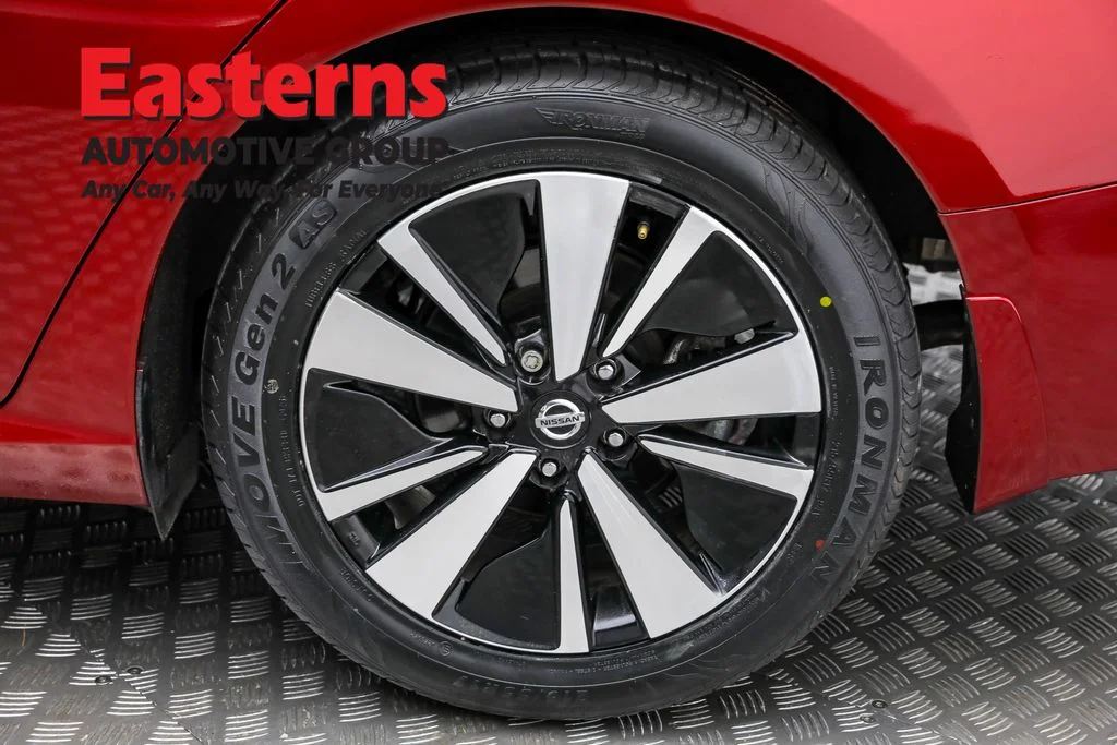 Used 2021 Red Nissan 2.5 SV image 33