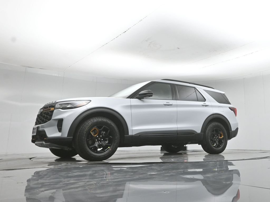 New 2026 Space White Metallic Ford Tremor image 49