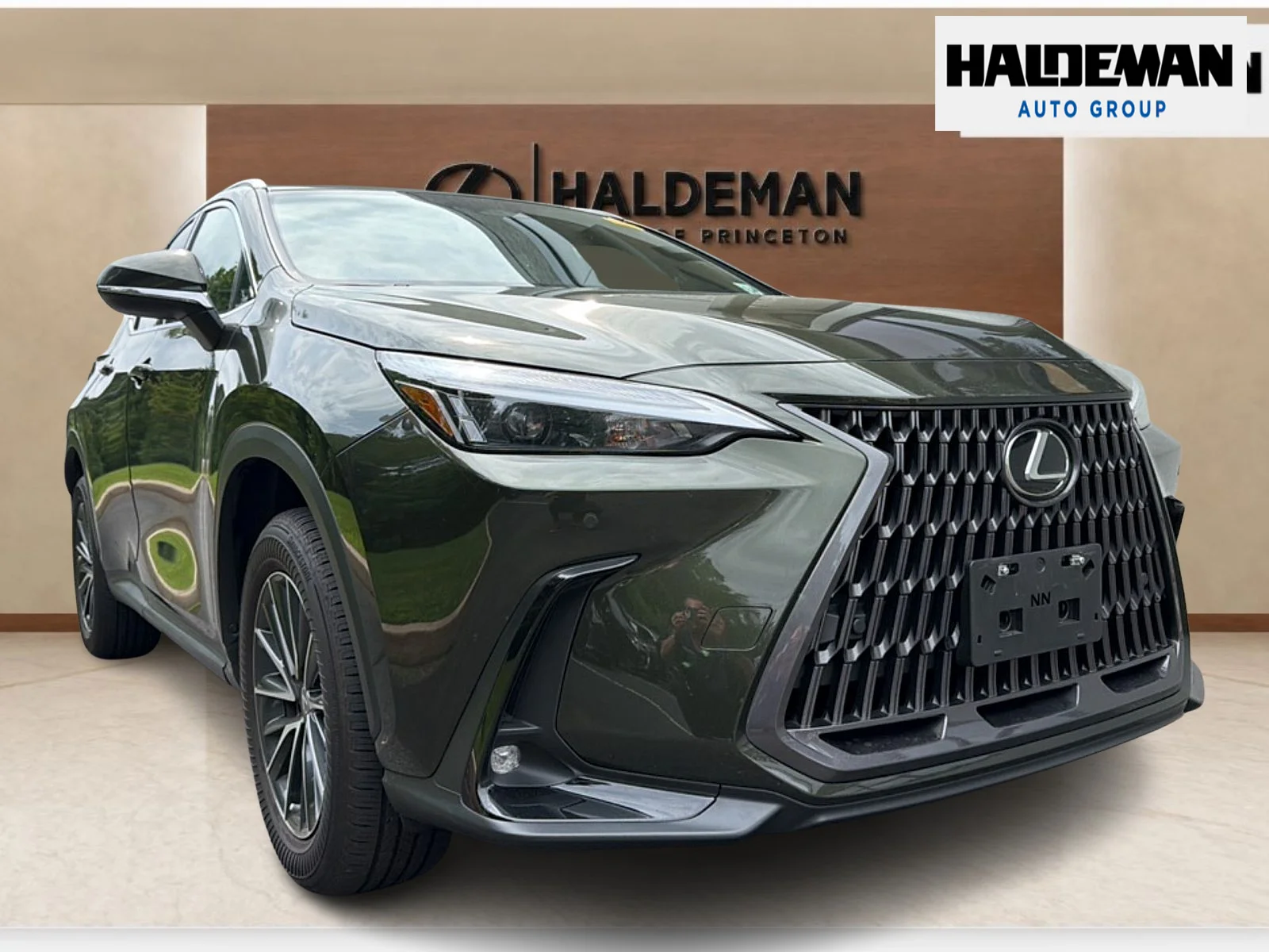 Used 2023 Nori Green Pearl Lexus Premium image 1
