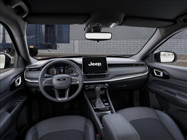 New 2026 Red Hot Pearl-Coat Exterior Paint Jeep Latitude image 14
