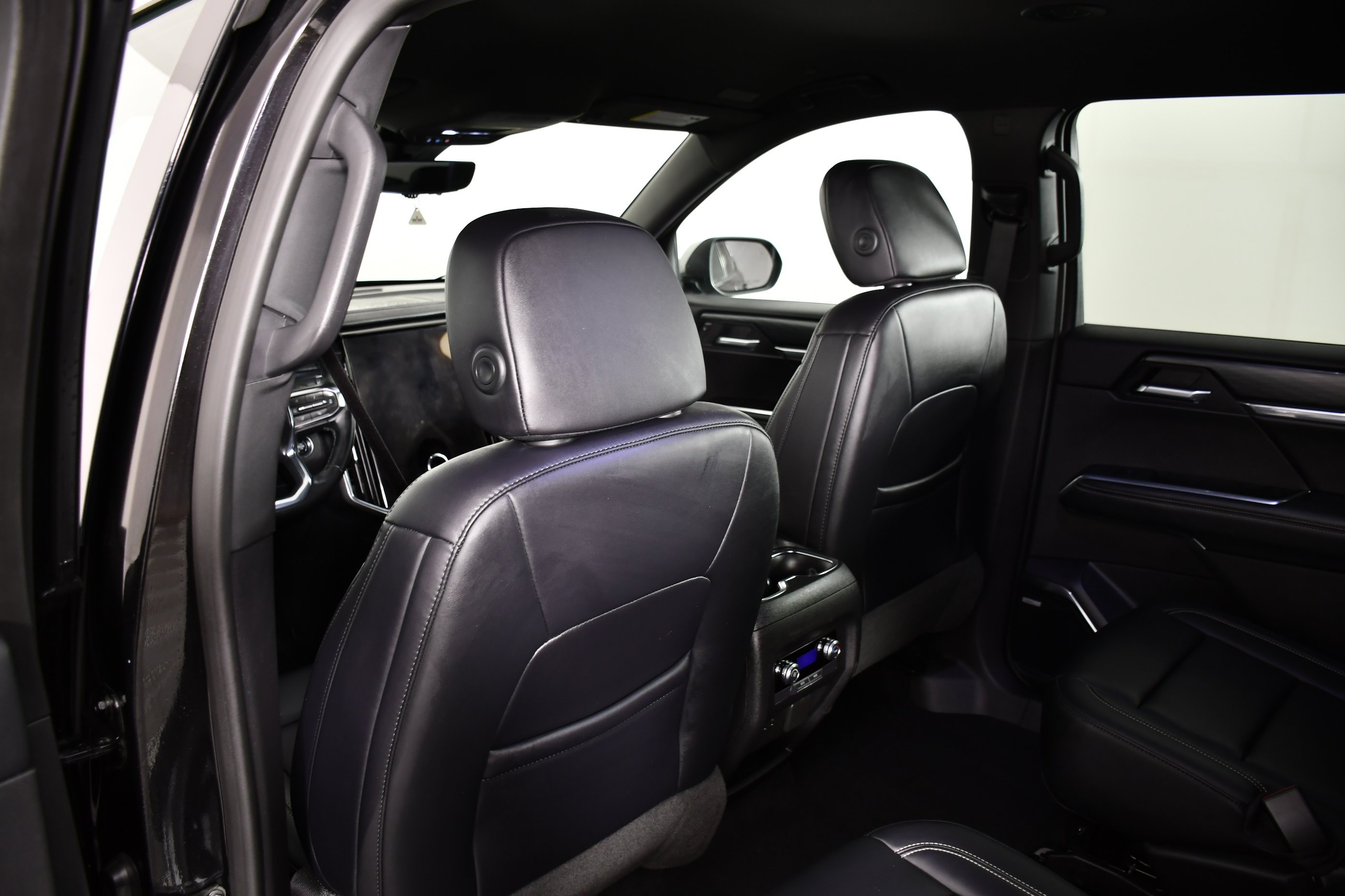 Used 2026 Ebony Twilight Metallic GMC AWD Elevation image 46