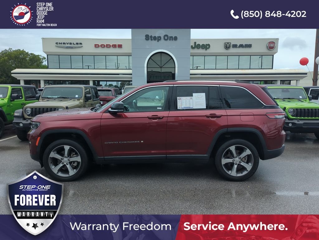 Used 2023 Red Jeep Limited image 3