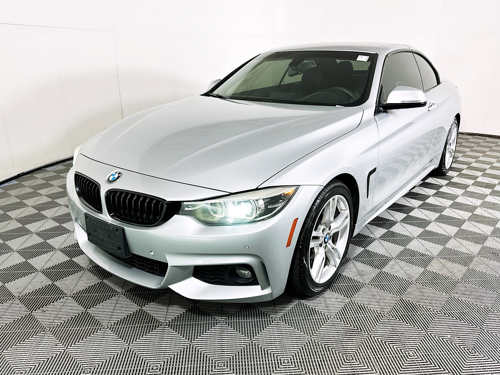 Used 2018 Glacier Silver Metallic BMW 430i image 7