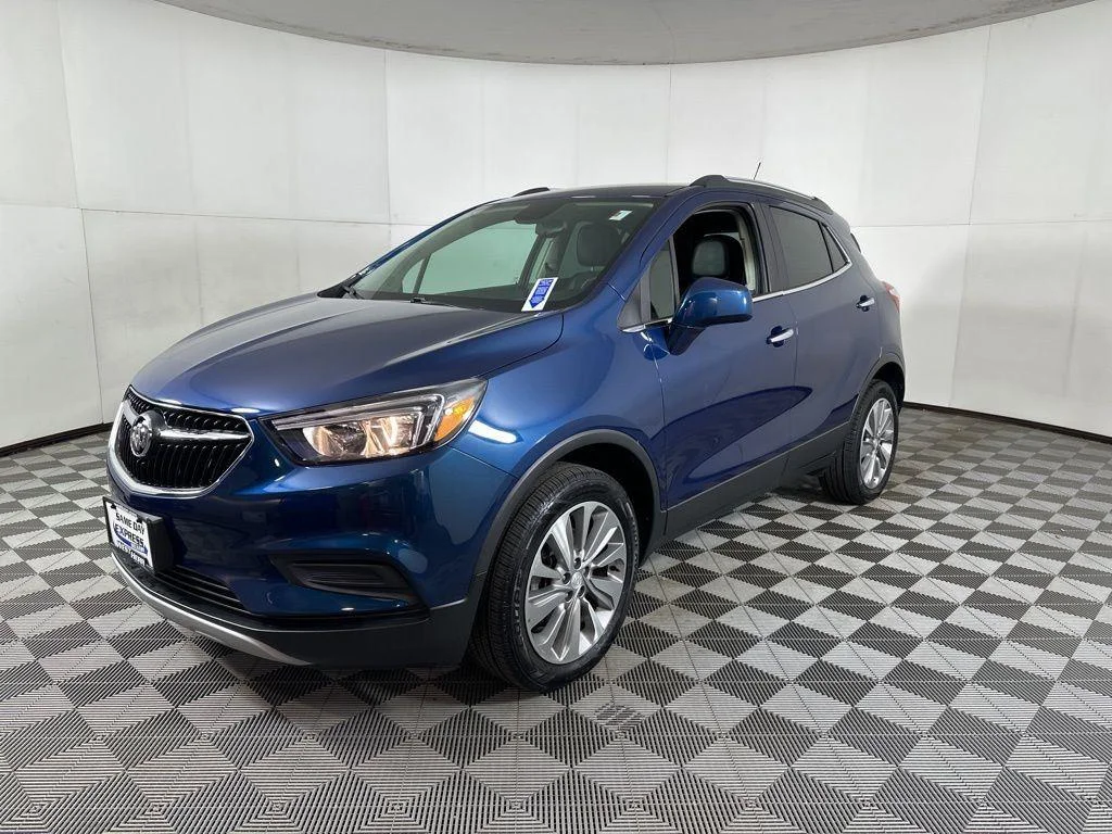 Used 2020 Azure Buick Preferred image 20