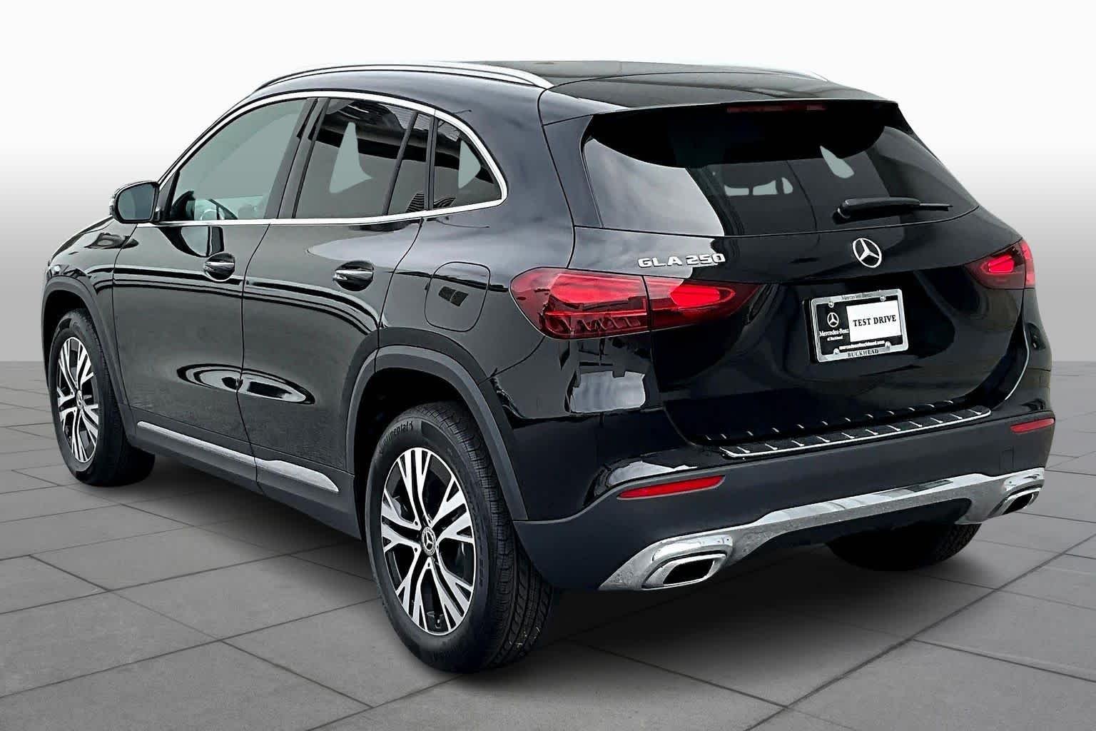 Used 2026 Night Black Mercedes-Benz GLA 250 image 11