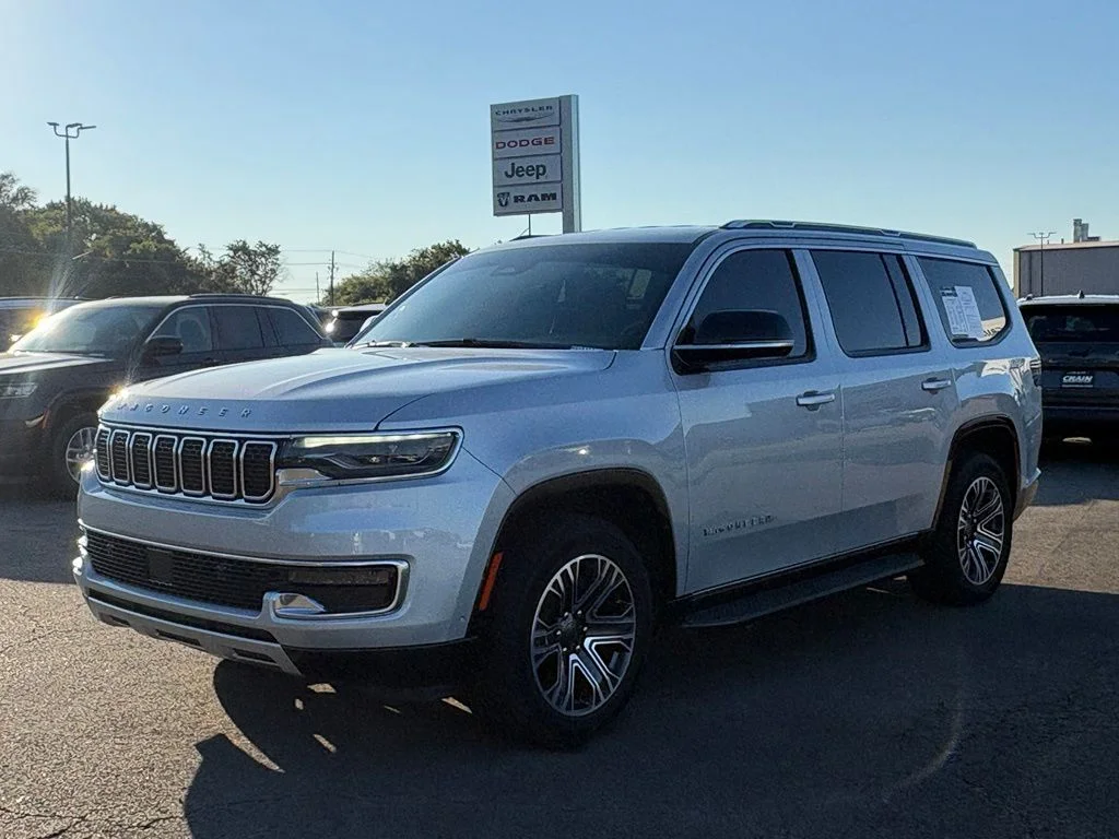 Used 2023 Silver Jeep Series II image 3