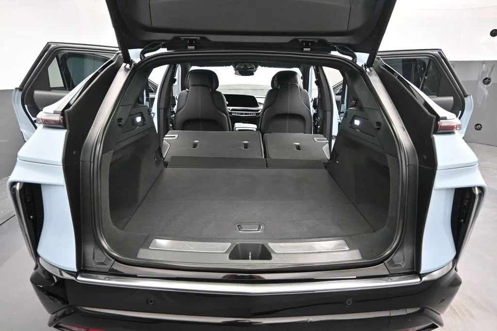 Used 2024 Blue Cadillac Luxury image 19