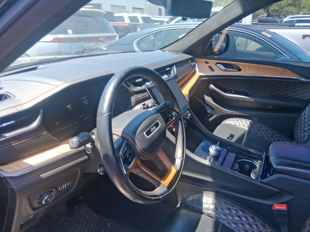 Used 2021 Black Jeep Summit image 13